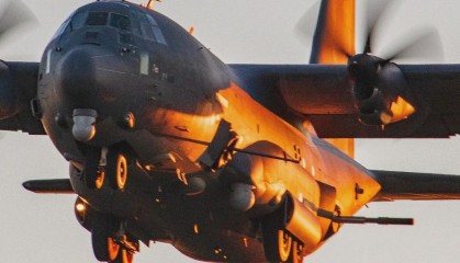 pg电子app-春节高危窗口，美军布下杀局！伊朗迎来关键援军，运-20驰援伊朗